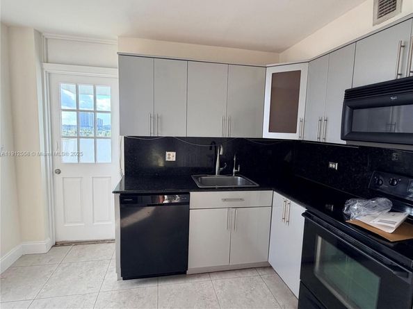 3703 NE 166th St 910, North Miami Beach FL 33160