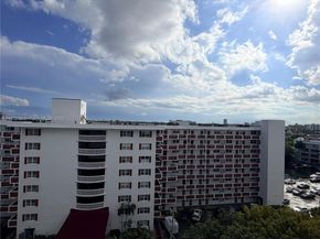 3703 NE 166th St 910, North Miami Beach FL 33160