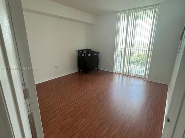 5077 NW 7th St 1505, Miami FL 33126