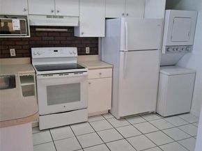 5077 NW 7th St 1505, Miami FL 33126