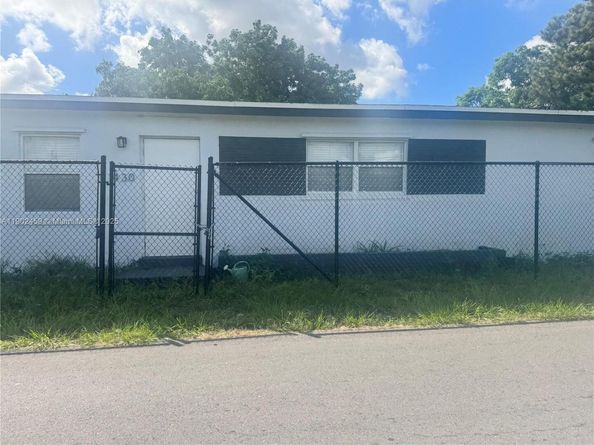 1430 NW 7th St, Fort Lauderdale FL 33311