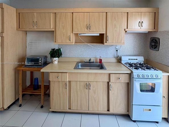 1698 Jefferson Ave 38, Miami Beach FL 33139