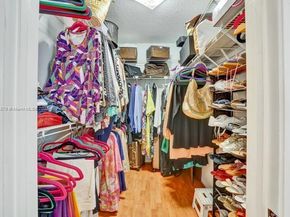 10026 NW 52nd Ter, Doral FL 33178