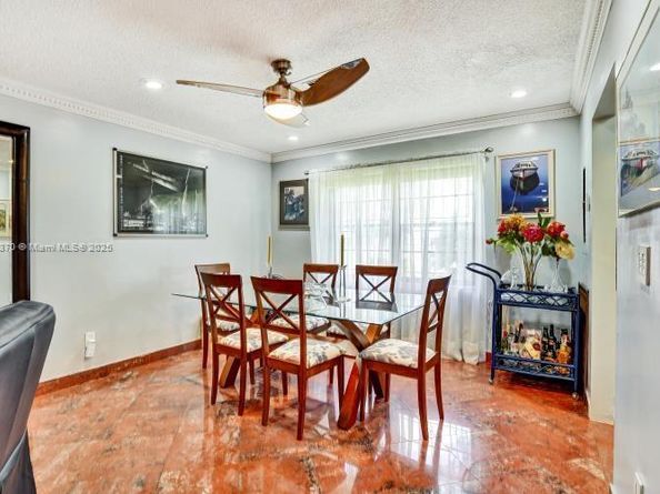 10026 NW 52nd Ter, Doral FL 33178