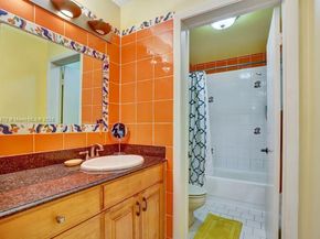 10026 NW 52nd Ter, Doral FL 33178