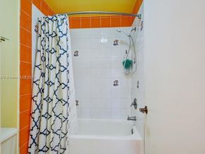 10026 NW 52nd Ter, Doral FL 33178