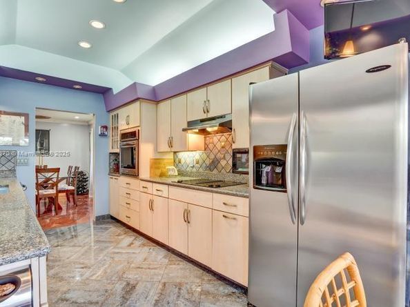 10026 NW 52nd Ter, Doral FL 33178