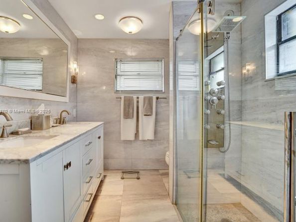 10026 NW 52nd Ter, Doral FL 33178