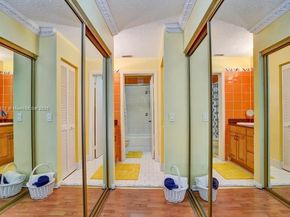 10026 NW 52nd Ter, Doral FL 33178