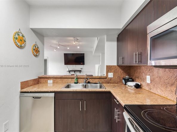 9340 Fontainebleau Blvd W411, Miami FL 33172