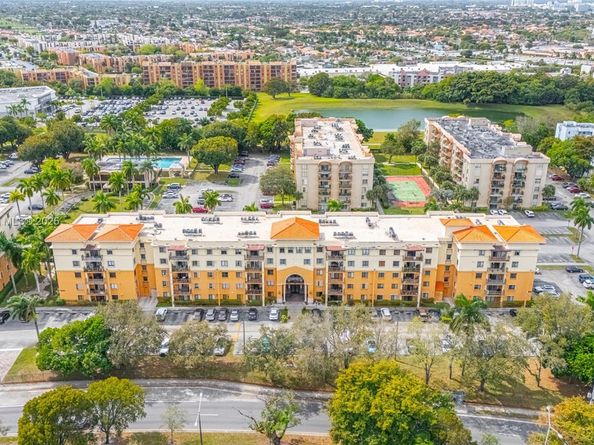 9340 Fontainebleau Blvd W411, Miami FL 33172