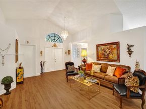 2019 Cove Ln, Weston FL 33326