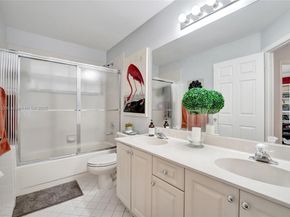 2019 Cove Ln, Weston FL 33326