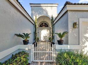 2019 Cove Ln, Weston FL 33326