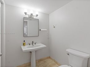 3600 Mystic Pointe Dr 215, Aventura FL 33180