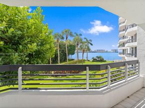 3600 Mystic Pointe Dr 215, Aventura FL 33180
