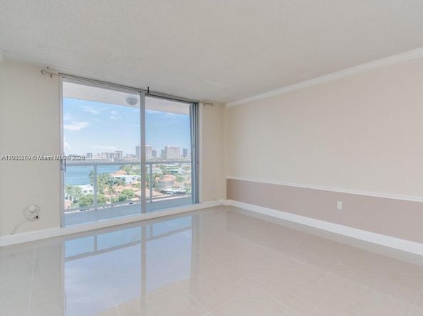 2841 NE 163rd St 1211, North Miami Beach FL 33160