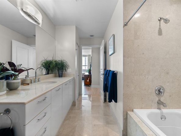 350 SE 2nd St GPH50, Fort Lauderdale FL 33301