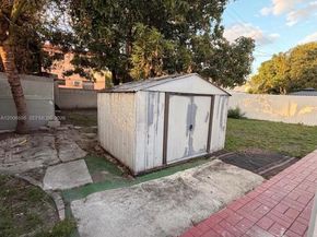 41 E 20th St, Hialeah FL 33010