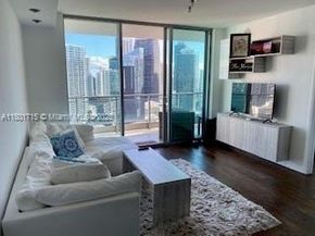 90 SW 3rd St 4001, Miami FL 33130