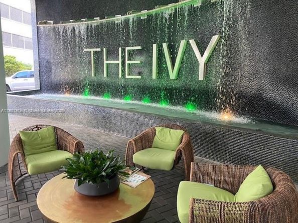 90 SW 3rd St 4001, Miami FL 33130
