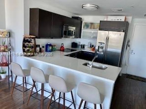 90 SW 3rd St 4001, Miami FL 33130