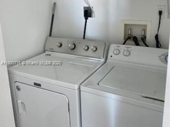 90 SW 3rd St 4001, Miami FL 33130