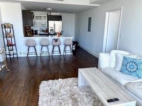90 SW 3rd St 4001, Miami FL 33130