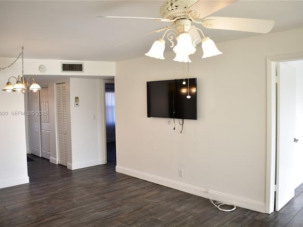 9360 Sunrise Lakes Blvd 111, Sunrise FL 33322