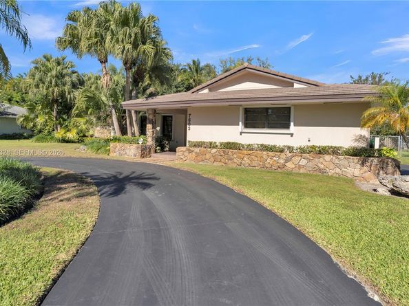 Undisclosed Address #A11939328, Palmetto Bay FL 33157