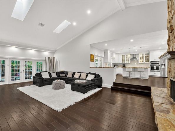 13000 NW 5th St, Plantation FL 33325