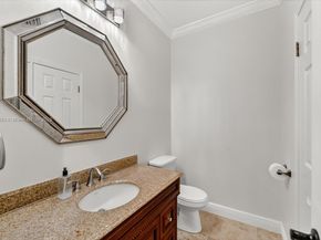 13000 NW 5th St, Plantation FL 33325