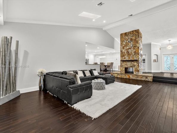 13000 NW 5th St, Plantation FL 33325