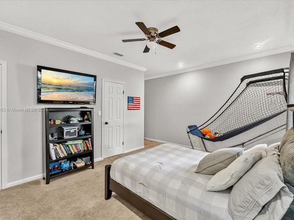 13000 NW 5th St, Plantation FL 33325