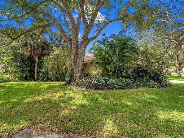 13000 NW 5th St, Plantation FL 33325