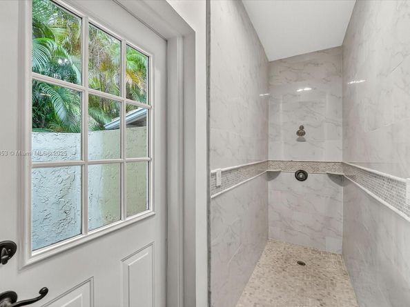 13000 NW 5th St, Plantation FL 33325