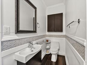 13000 NW 5th St, Plantation FL 33325