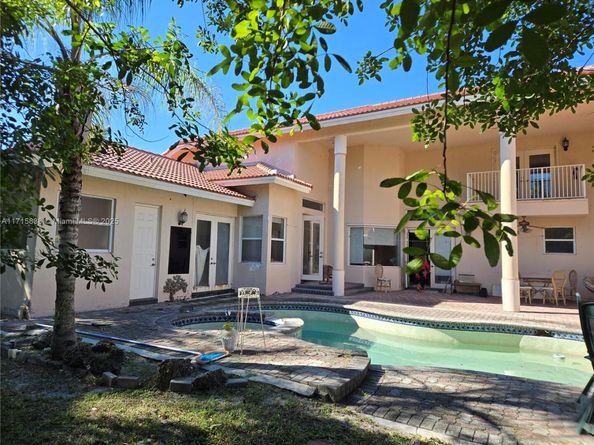 4956 Rothschild Dr, Coral Springs FL 33067