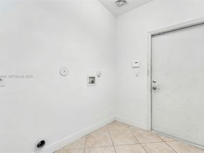 4956 Rothschild Dr, Coral Springs FL 33067