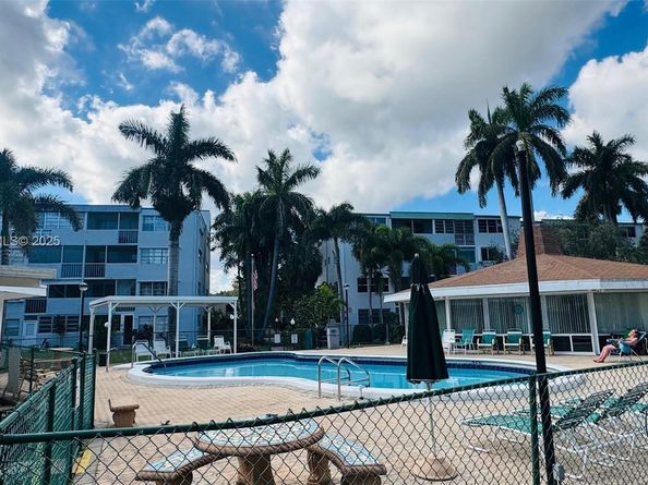 1333 E Hallandale Beach Blvd 134, Hallandale Beach FL 33009