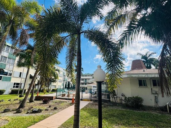 1333 E Hallandale Beach Blvd 134, Hallandale Beach FL 33009