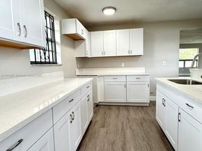 2920 NW 179th St, Miami Gardens FL 33056