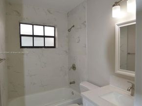 2920 NW 179th St, Miami Gardens FL 33056