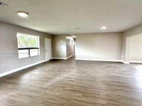 2920 NW 179th St, Miami Gardens FL 33056