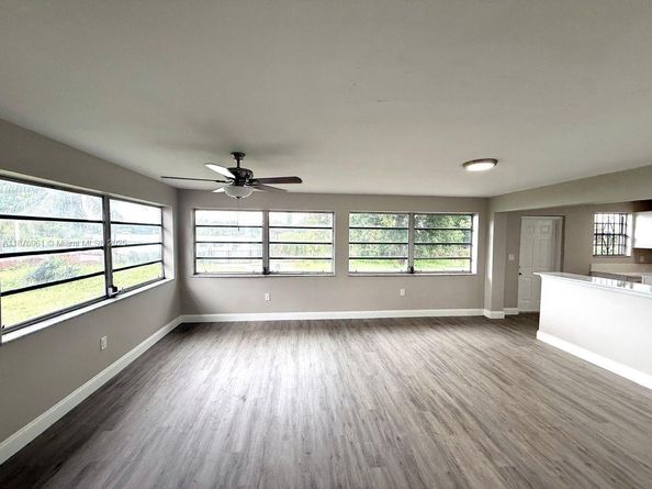 2920 NW 179th St, Miami Gardens FL 33056