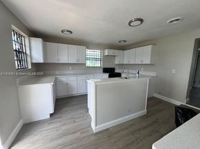 2920 NW 179th St, Miami Gardens FL 33056