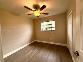 2920 NW 179th St, Miami Gardens FL 33056