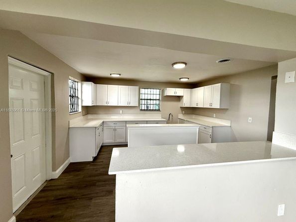 2920 NW 179th St, Miami Gardens FL 33056