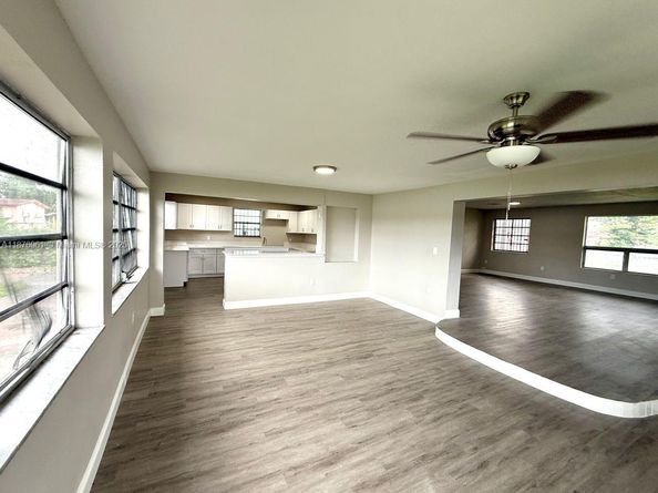 2920 NW 179th St, Miami Gardens FL 33056