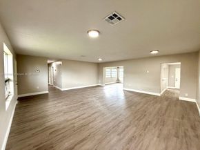 2920 NW 179th St, Miami Gardens FL 33056